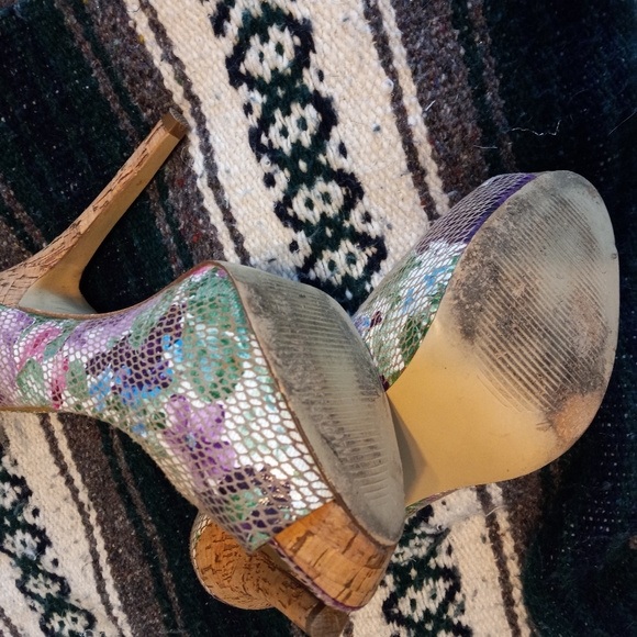 Torta Caliente Heels - Picture 2 of 13